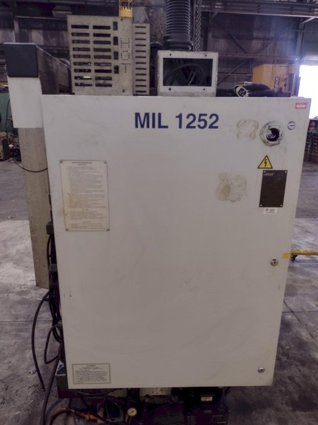 2002 HAAS MINI MILL VERTICAL MACHINING CENTER: YOBRO #23844