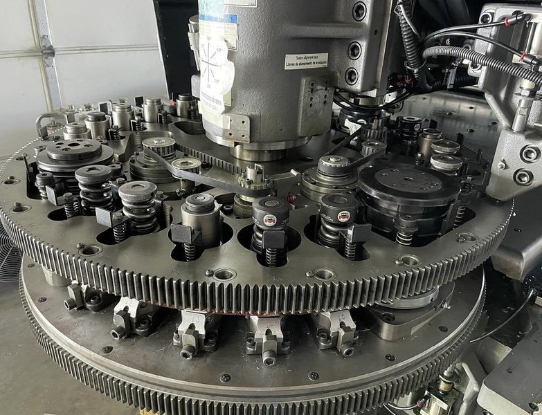 STRIPPIT U-1000-XP-OIPB TURRET PUNCH WITH TOOLING. STOCK # 0432426