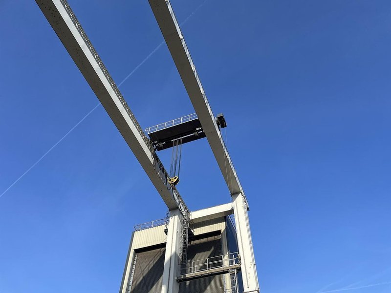 SWF - Gantry Crane 70 ton + 5 ton x 25 meter