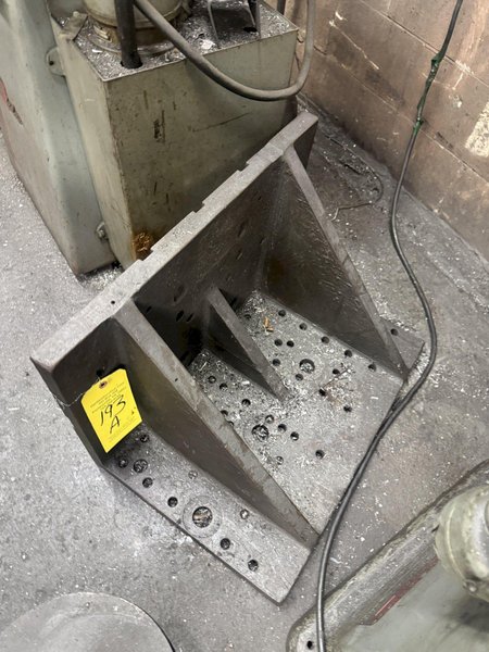 27" X 18" X 18" ANGLE PLATE. STOCK # 0544926