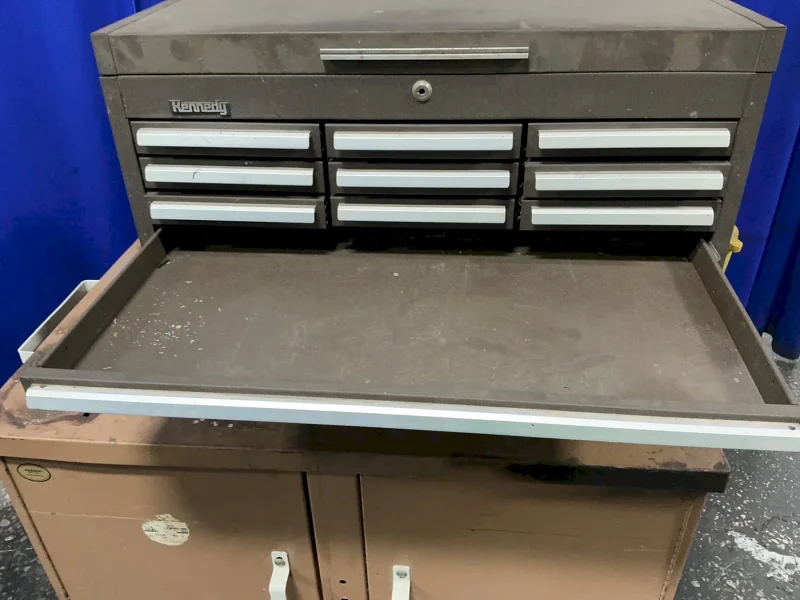 KENNEDY, KNAACK 13 TOOL BOX COMPARTMENTS, 4 TOOL CABINET DRAWERS MACHINIST TOOL BOX, JOBMASTER ROLLING WORKBENCH ASSEMBLY  -  JOBMASTER 44