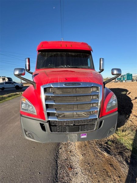 2020 Freightliner Cascadia 1FUJHHDV9LLLC1673