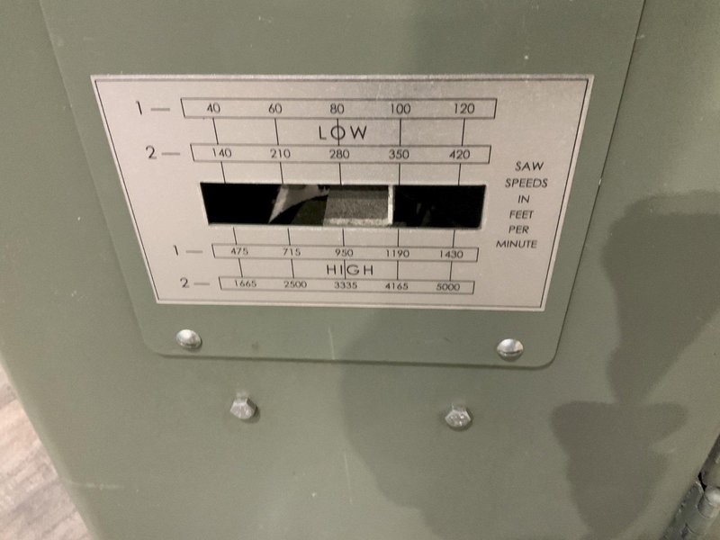 24" GROB MODEL 4V-24 VERTICAL BAND SAW: STOCK #81506