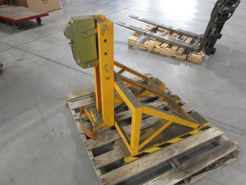 Uline Fork Universal Drum Grabber H-7170- Auction Item