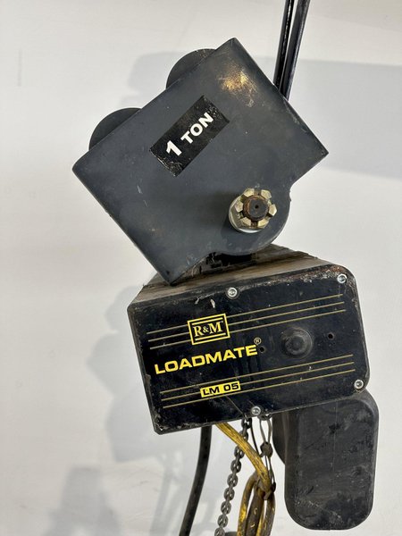 1/2 TON R&amp;M LOADMATE POWERED CHAIN FALL HOIST. STOCK # 1157722