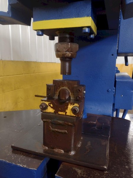 80 TON MIDWEST MODEL #150-80DE HYDRAULIC IRONWORKER: STOCK #17220