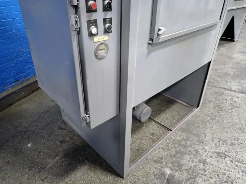 BLAST CABINET