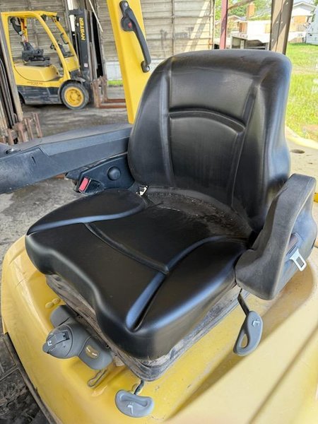 Hyster H70FT 7,000 lb LPG Cushion/Pneumatic Forklift, 2020 – Triple Mast, Side Shift (2)