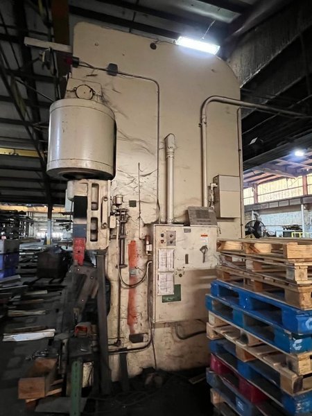 1,000 TON CINCINNATI PRESS BRAKE STOCK #3400