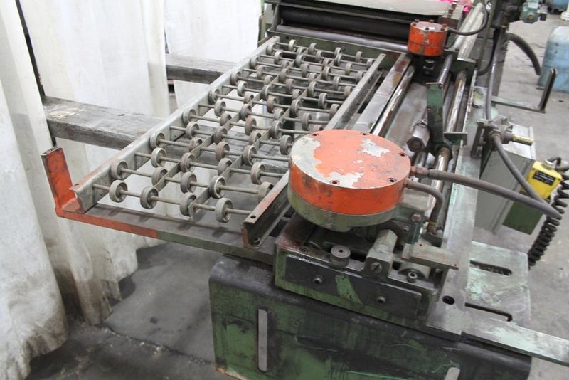 24' X 36'  FEED LEASE STOCK FEEDER AND STRAIGHTENER: STOCK #61069