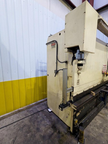 230 TON X 12' PACIFIC MODEL J230-12 HYDRAULIC PRESS BRAKE: STOCK #18531