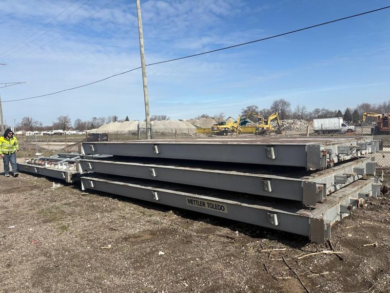 80 TON (160,000 LBS) X 80&#039; METTLER TOLEDO ABOVE GROUND DRIVE OVER TRUCK SCALE: STOCK #23630