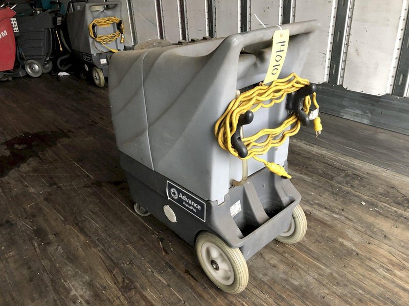 NILFISK ADVANCED MODEL AQUAPRO C CARPET CLEANER: STOCK #14010