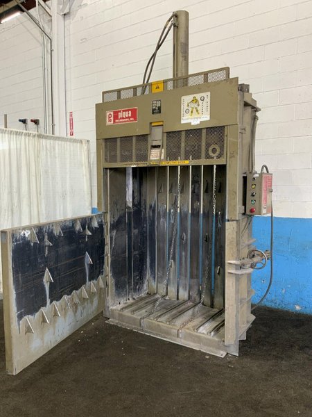 60" X 30" PIQUA VERTICAL CARDBOARD BALER: STOCK #79974