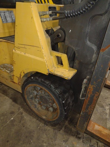 10,000 LBS CATERPILLAR MODEL #GC45KSWB FORKLIFT: YOBRO #25703