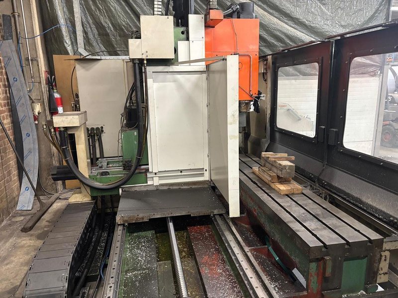 Mazak VTC-41 L X: 1660 - Y: 410 - Z: 510 mm CNC