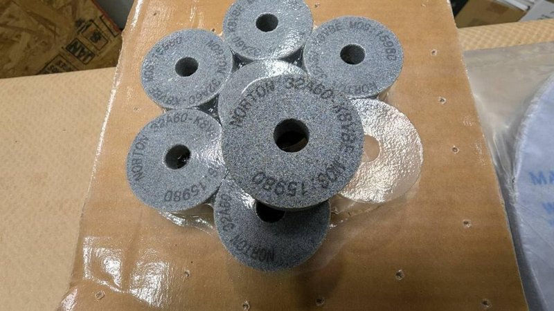 Toyoda GUP 32×100 Universal Grinder, 1981 – Spare Wheels, ID Attachment, Steady Rest Included