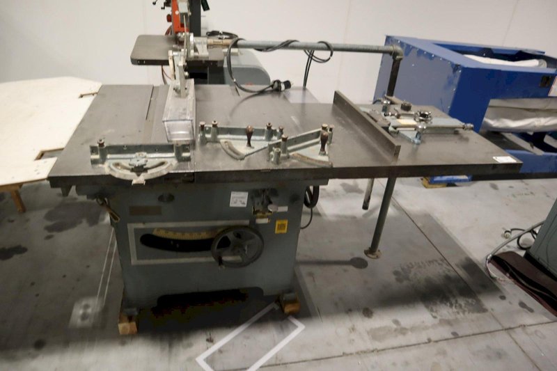 Tannewitz XJS Sliding Table Saw with 0-45 Degree Blade Tilt, 16" Blade and Accessories- Auction Item