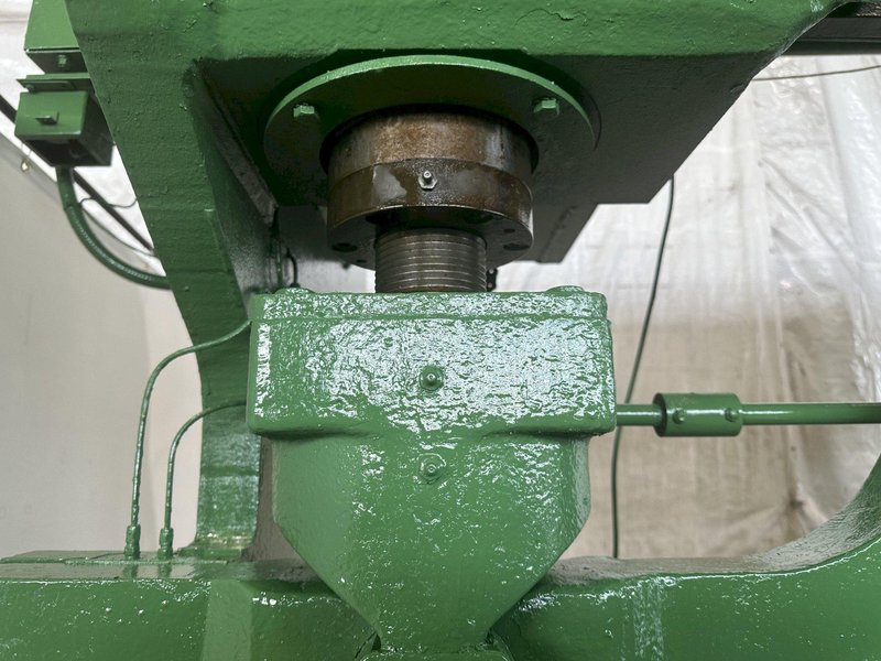 150 TON X 10' CHICAGO 810R MECHANICAL PRESS BRAKE. STOCK # 0641923