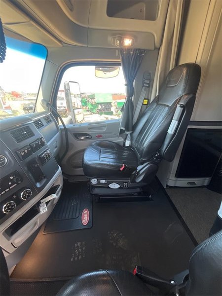 2022 Peterbilt 579 1XPBD49X4ND781737