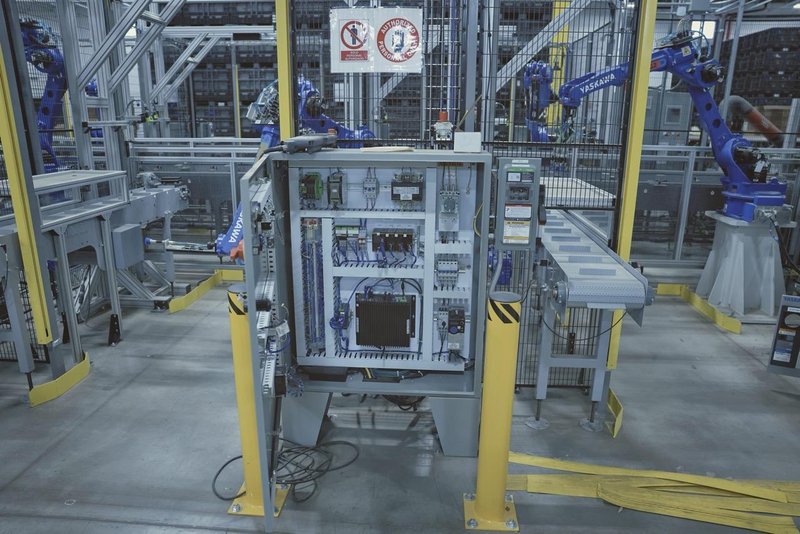 Yaskawa Motoman GP25-12 Robots (2) – YRC1000 Controllers, Mech-Mind 3D Vision, Bin Picking, Integrated Safety Cells, 2022