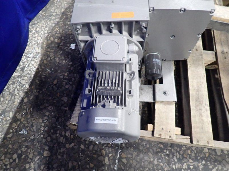 BECKER 165/195 M^3/H VACUUM PUMP  -  U5.166/0-03
