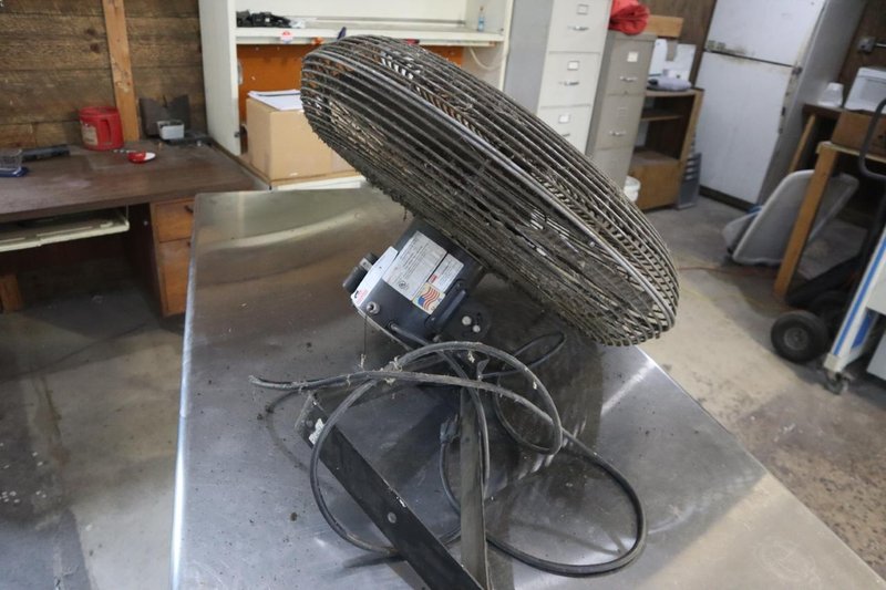 Dayton 24&quot; ShopFan, Wall-Mount, 1/4 HP- Auction Item