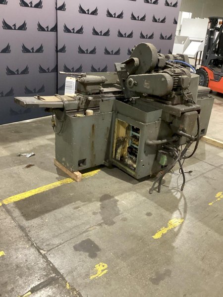 YANG IRON YAM-GU27-100H CYLINDRICAL GRINDER USED