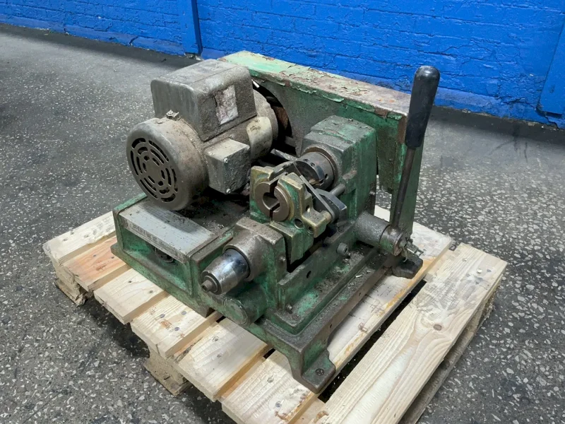 PINES ENGINEERING DEBURRER  -  660