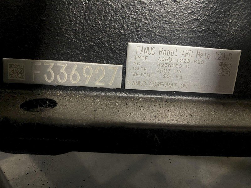 FANUC – ArcMate 120iD w/ R-30iB PLUS Controls Spot Tool+ Software NEW