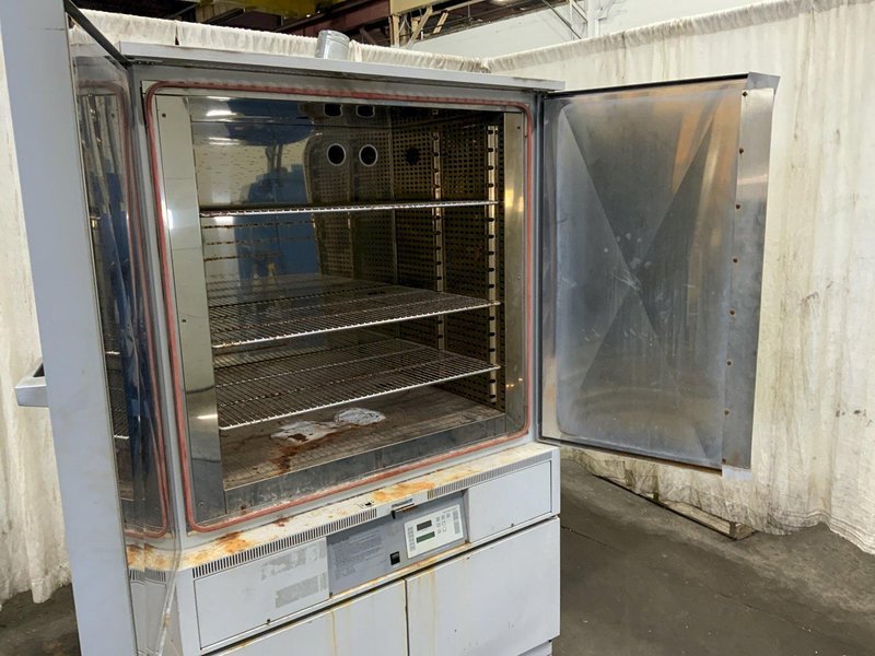 500 DEGREE X 18 CUBIC FT DESPATCH LAC SERIES OVEN: STOCK #81213
