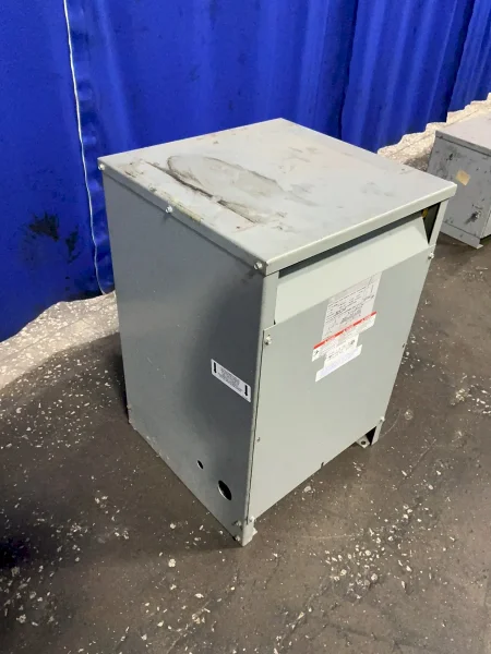 SQUARE D 45 KVA TRANSFORMER  -  45T6H