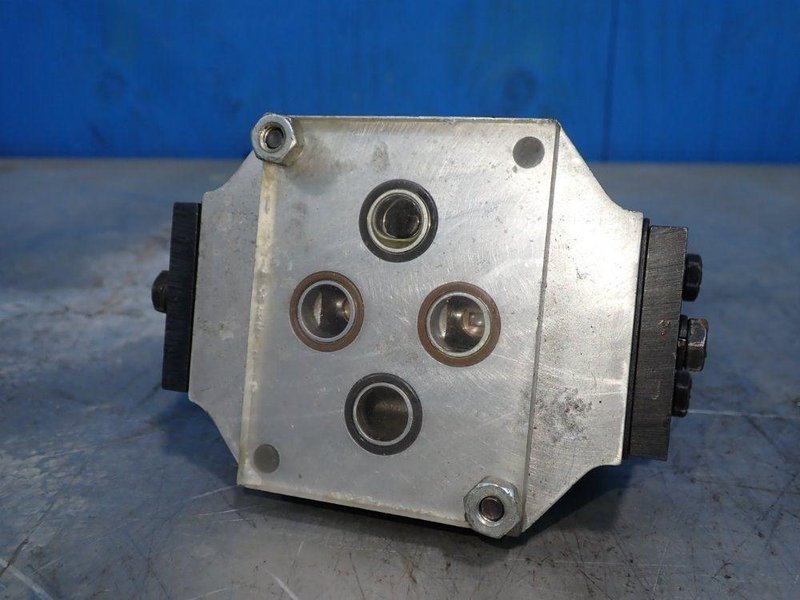 MOOG VALVE  -  062-321