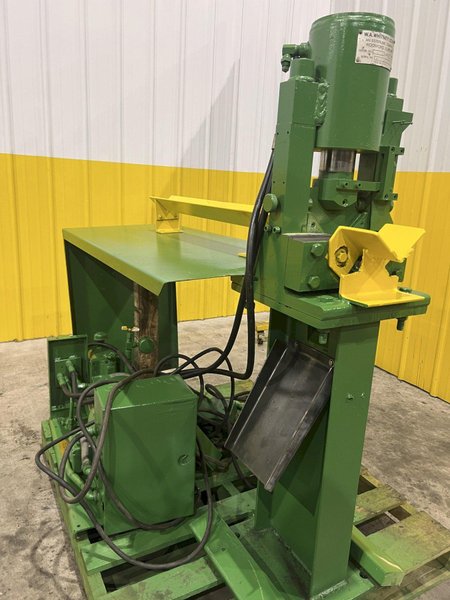 18 TON X 4" X 4" X 1/4" W.A. WHITNEY MODEL #606-250 HYDRAULIC ANGLE SHEAR: STOCK #22155
