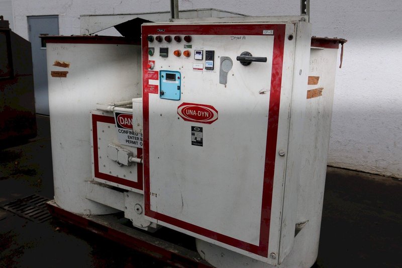 UNI DYN DESSICANT HOPPER DRYER WITH VERTICAL HOPPER: STOCK #71337