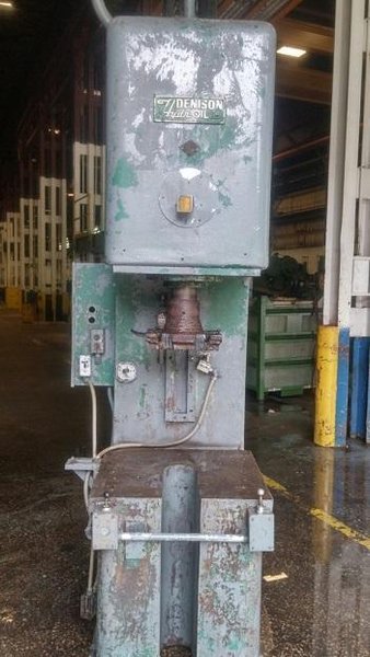 25 TON DENISON MODEL #25 HYDRAULIC MULTI-PRESS