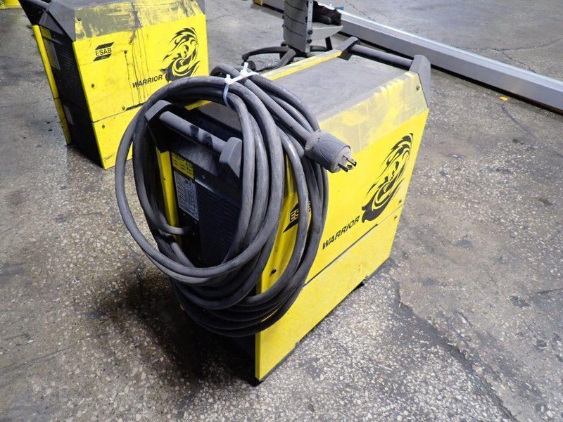 ESAB WELDER  -  WARRIOR 500i CC/CV