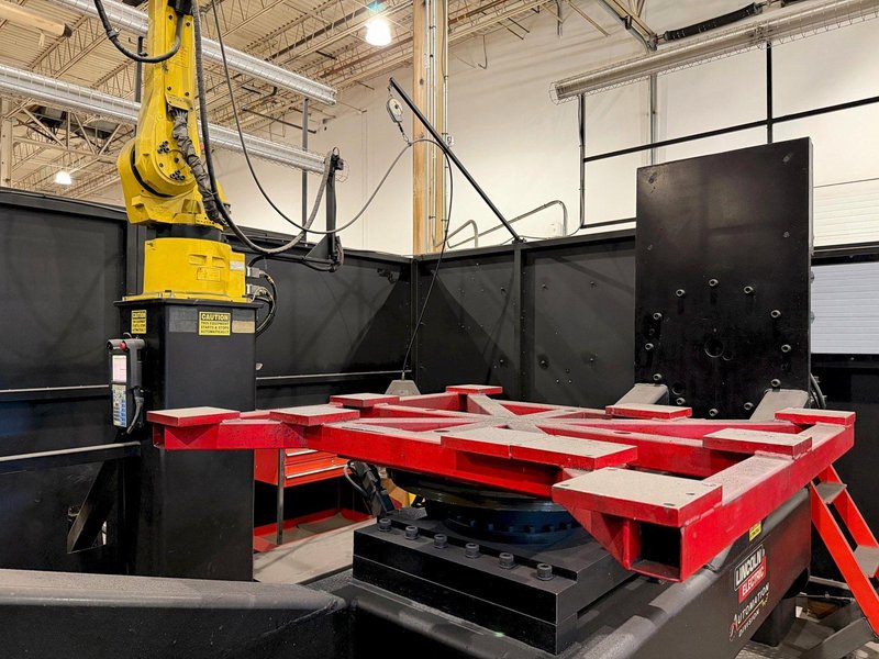 Lincoln Electric ArcMate 120iB/10L Drop-Center Weld Cell