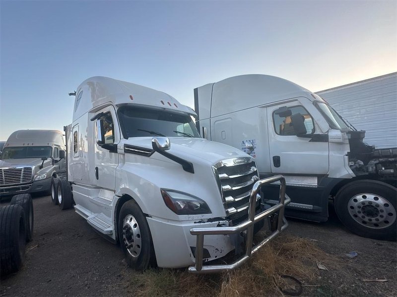 2019 Freightliner Cascadia 1FUJHHDR5KLKM7237