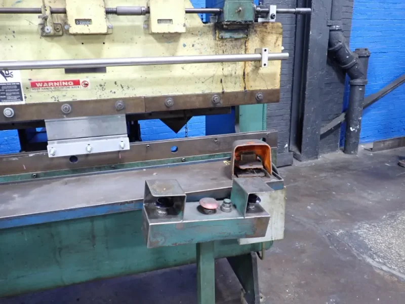WYSON 72" X 40 TON PRESS BRAKE  -  H-4072