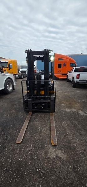 Hyundai 25L-9A Forklift, 2022 – 5,000 lb LP Gas Pneumatic Tire Lift Truck, 3-Stage Mast, Side Shift