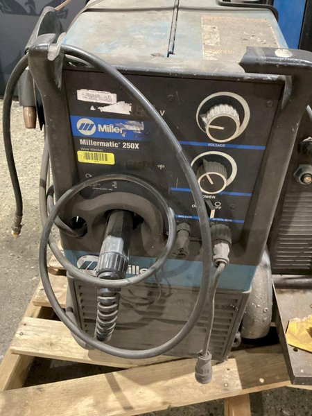 MILLER MILLERMATIC 250X Mig Welder USED
