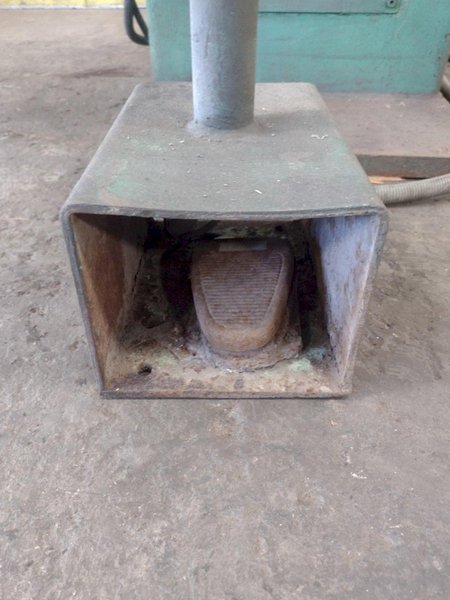 8-7/8&quot; X 8-7/8&quot; x 1/4&quot; BOSCHERT MODEL #LB-12 HYDRAULIC ANGLE CORNER NOTCHER: STOCK 16439