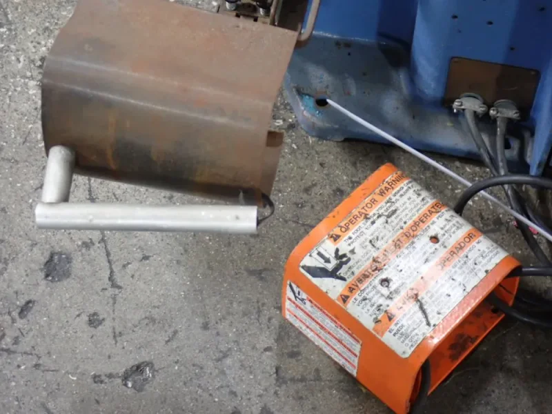 AMP INCORPORATED 3"X 7" TERMINATING CRIMPING PRESS  -  1-471273-1