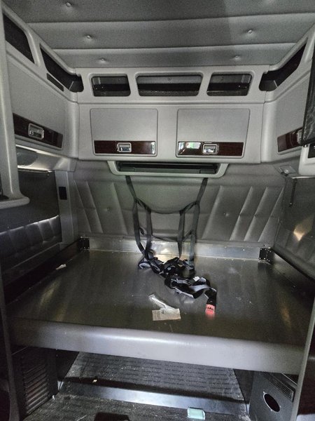 2023 Peterbilt 389 1XPXD49X1PD890715