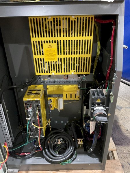 FANUC R-2000IB/165F w/ R30IA CONTROLLER AND PENDANT USED 2010