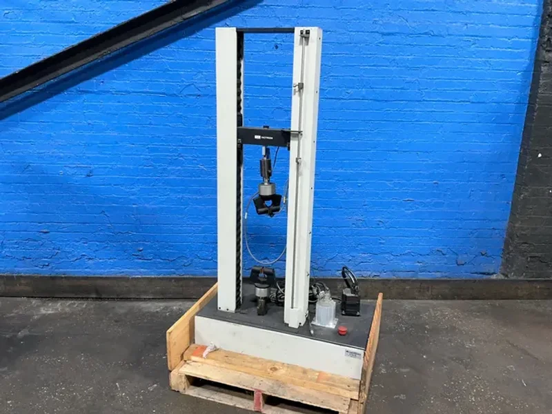 INSTRON SINGLE COLUMN ELECTROMECHANICAL UNIVERSAL TESTING MACHINE   -  1011
