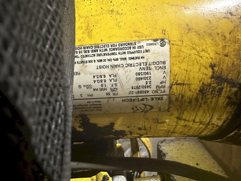 2 TON X 12' GORBEL WALL MOUNTED JIB CRANE W/ 2 TON YALE POWERED HOIST: STOCK #19135