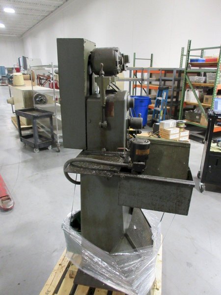 Superior Model J Horizontal Manual Stroke Honing Machine, with Tub of Assorted Mandrels- Auction Item