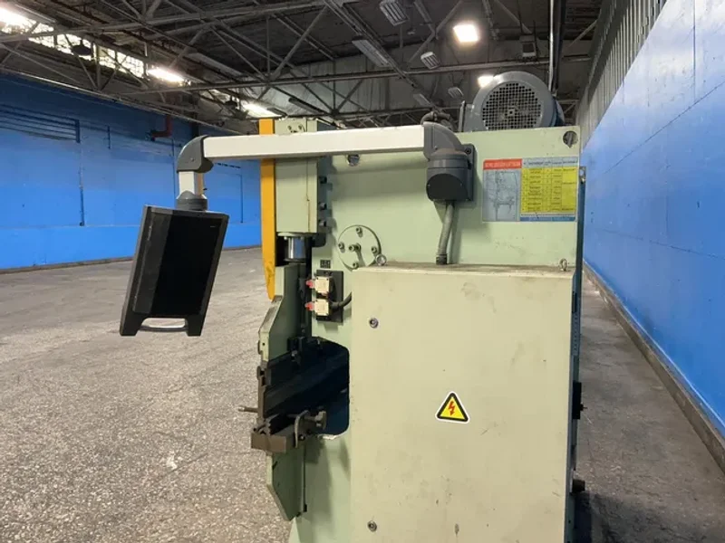 HYDRAULIC PRESS BRAKE   -  WC67K-44/2000